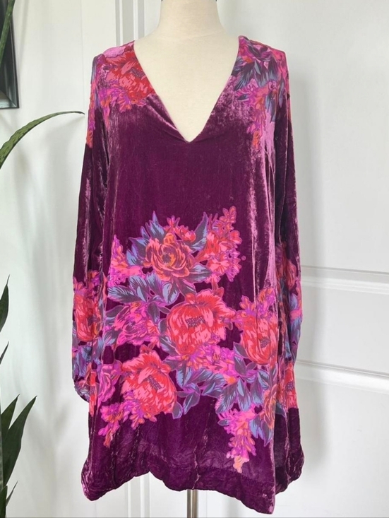 Free People Dresses & Skirts - Free People Plum Velvet Floral V-Neck Maxi Dress